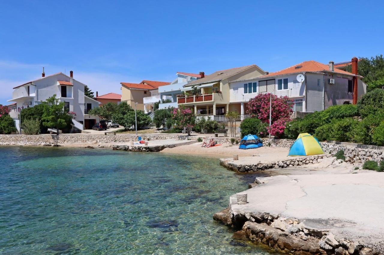 Apartments With A Parking Space Mandre, Pag - 18748 Kolan Exterior foto