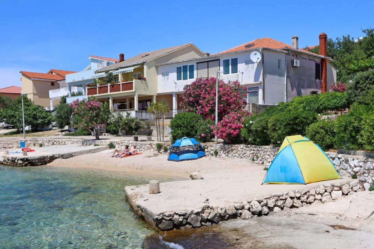 Apartments With A Parking Space Mandre, Pag - 18748 Kolan Exterior foto